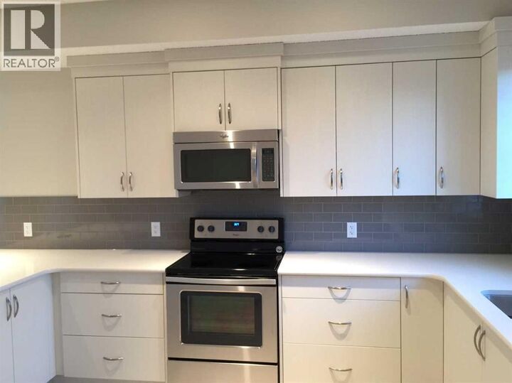 Property Photo:  972 Nolan Hill Boulevard Northwest  AB T3R 0Z7 