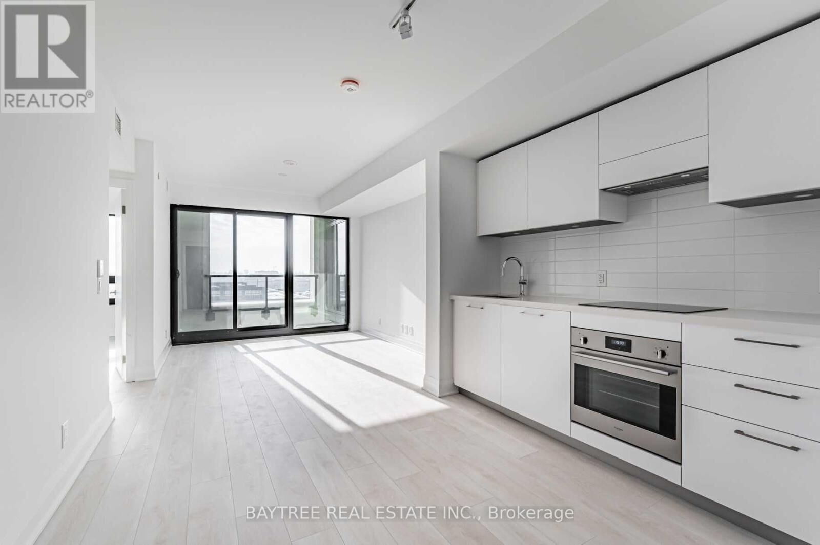 Property Photo:  33 Frederick Todd Way 509  ON M4G 0C9 