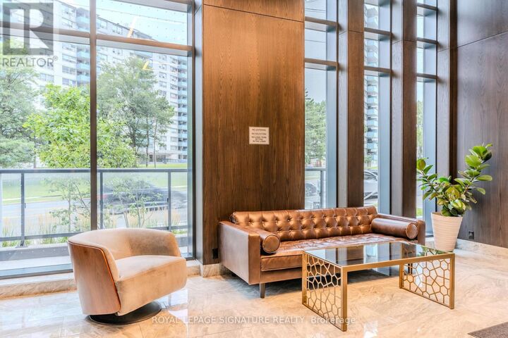 Property Photo:  1461 Lawrence Avenue West 1101  ON M6L 0A6 