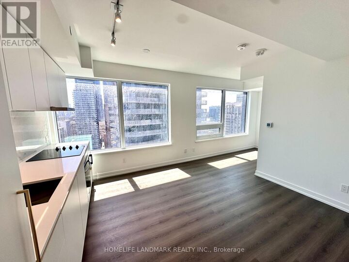 Property Photo: 8 Wellesley Street West 2815 ON M4Y 1E7