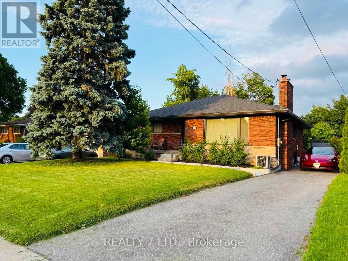 Property Photo: 139 Sunrise Drive ON L8K 4C7