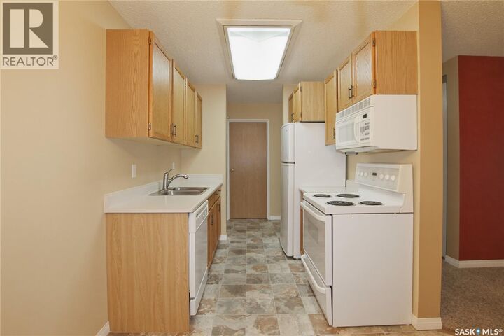 Property Photo:  205 1130 9th Avenue NE  SK S9H 2S9 