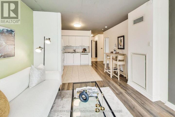 Property Photo:  22 Wellesley Street East 2002  ON M4Y 1G3 