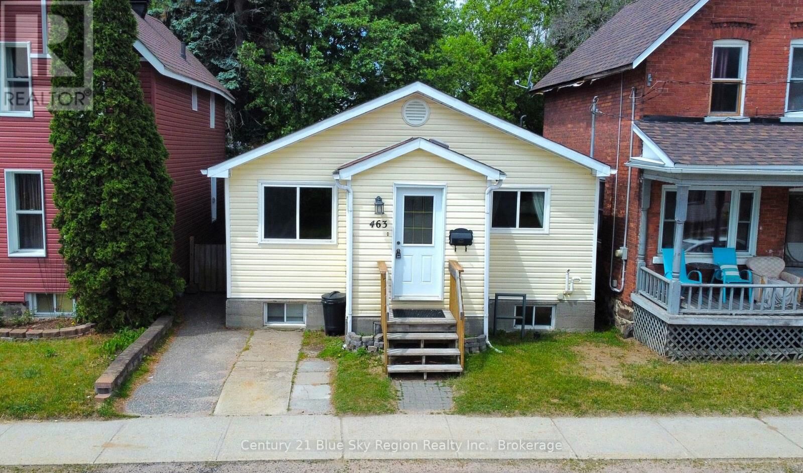 Property Photo: 463 McLeod Street ON P1B 5S7