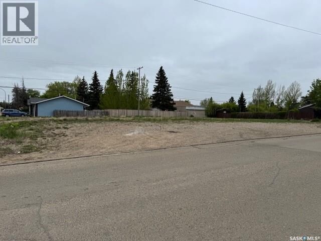 Property Photo:  101 25th Street  SK S0M 0E0 