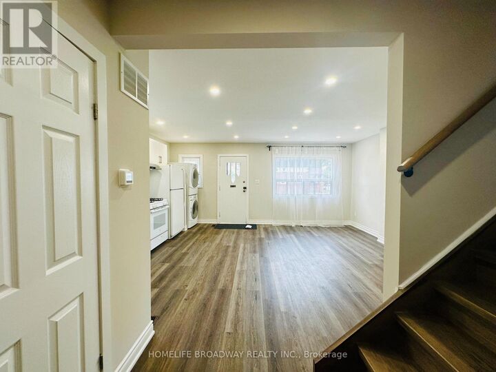 Property Photo: 55 Fairbank Avenue East Main Fl ON M6E 3Y6