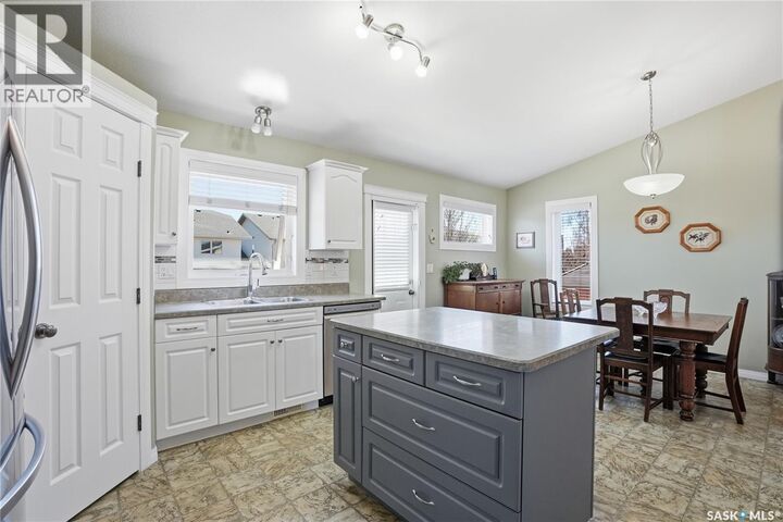 Property Photo: 511 Pobran Crescent SK S7S 1L4