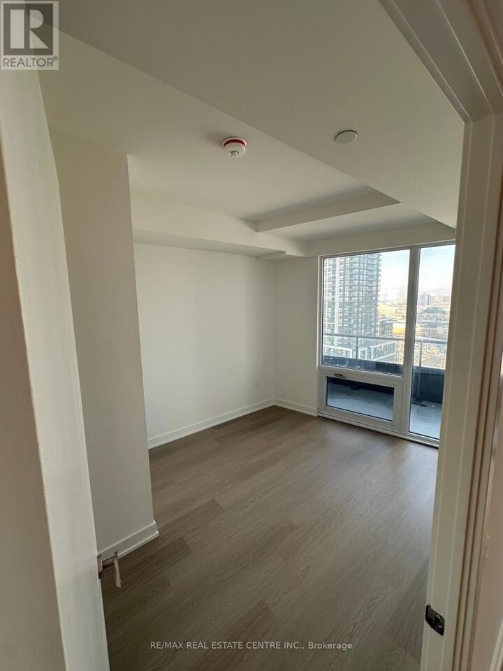 Property Photo: 448 Burnhamthorpe Road West 1205 ON L5B 4M6