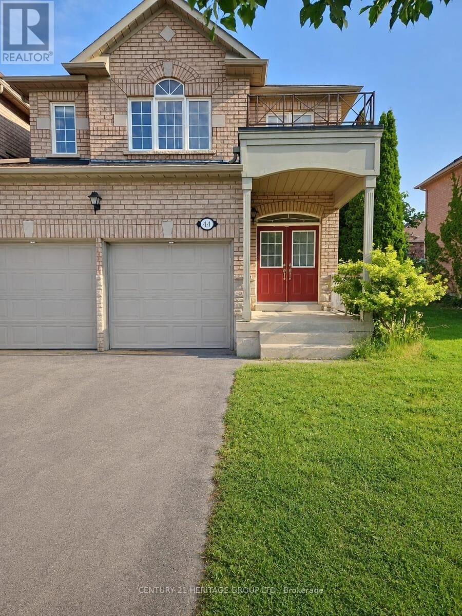 Property Photo:  44 Starr Crescent  ON L4G 7X3 