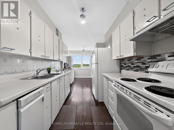 Property Photo: 1580 Mississauga Valley Boulevard 412 ON L5A 3T8