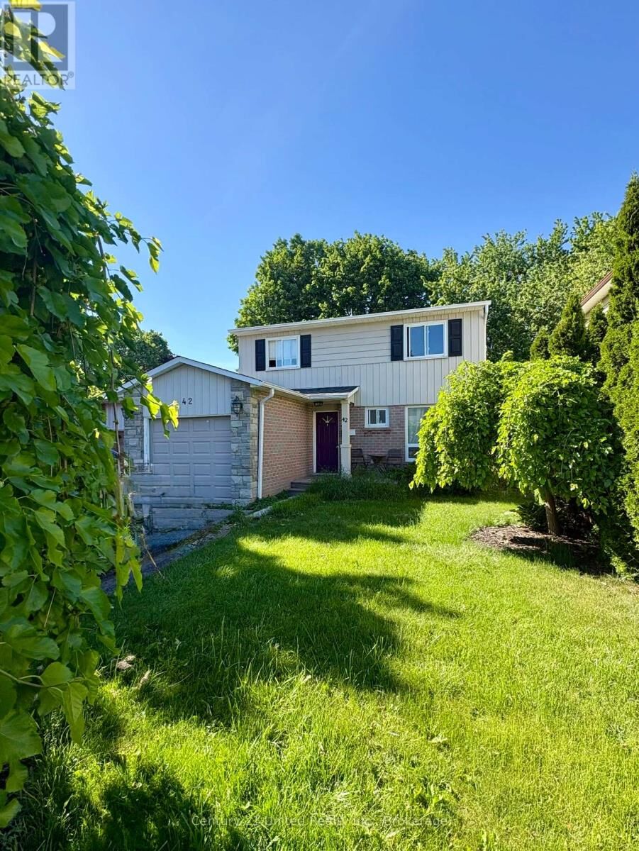 Property Photo:  42 Peacock Boulevard  ON L1A 2X4 
