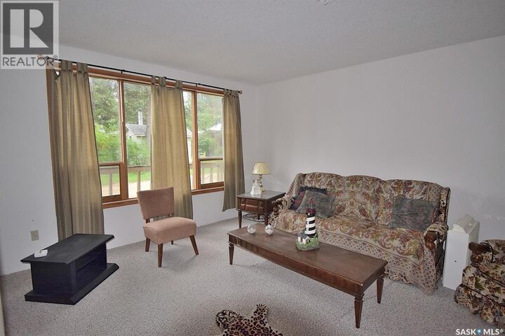 Property Photo:  13 6th Street  SK S0J 0N0 
