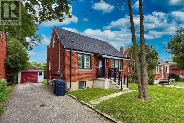 Property Photo:  77 Talbot Road  ON M2M 1S1 