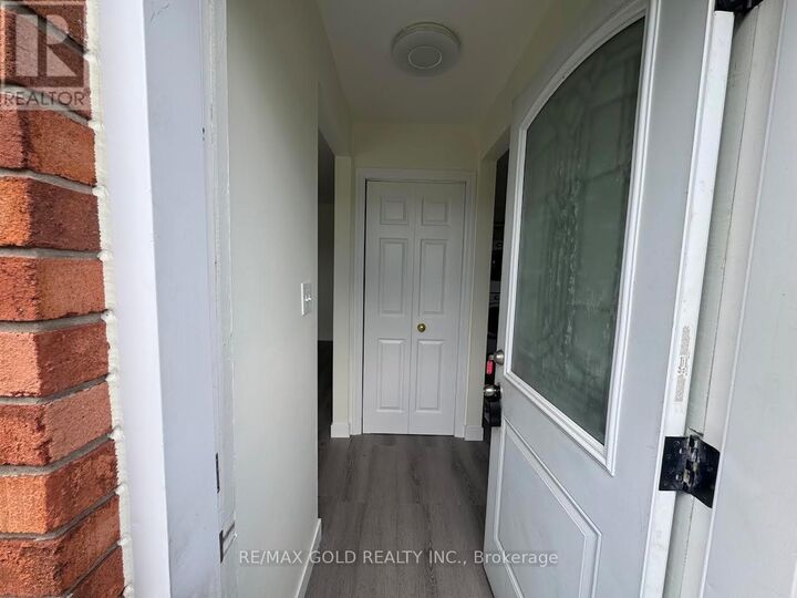 Property Photo:  6131 Valley Way North  ON L2E 1X9 