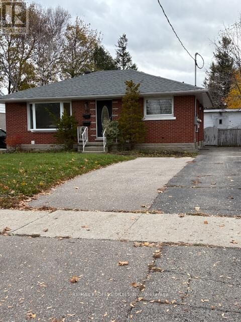 Property Photo: 139 Byron Avenue Lower ON N2C 1Z7