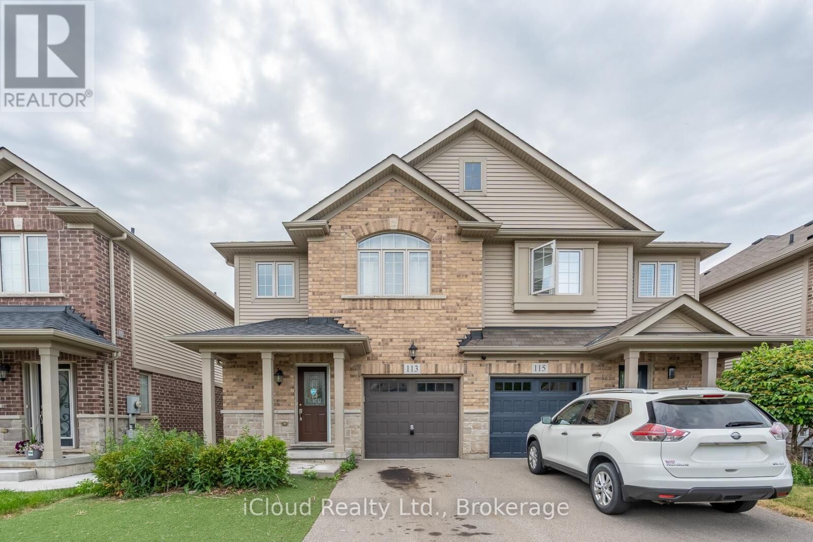 Property Photo:  113 Echovalley Drive  ON L8J 0H1 