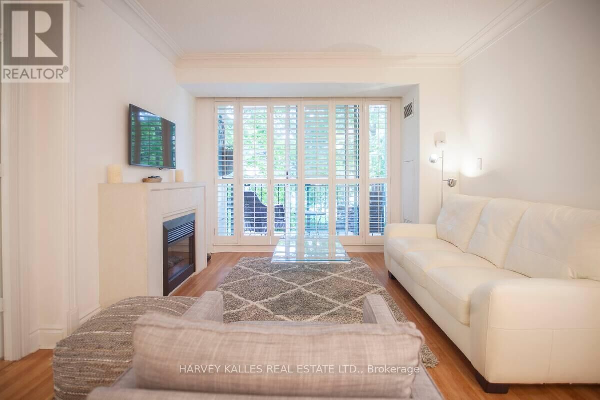 Property Photo:  38 William Carson Crescent 221  ON M2P 2H2 