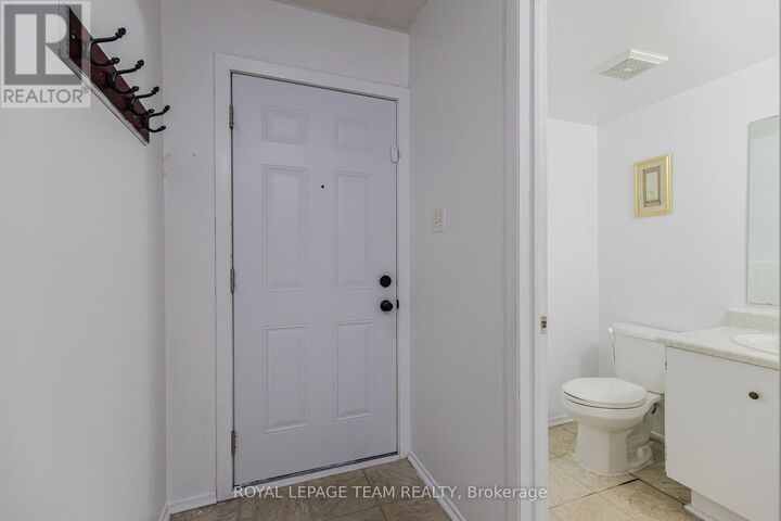 Property Photo: 2669 Southvale Crescent 20 ON K1B 4V2