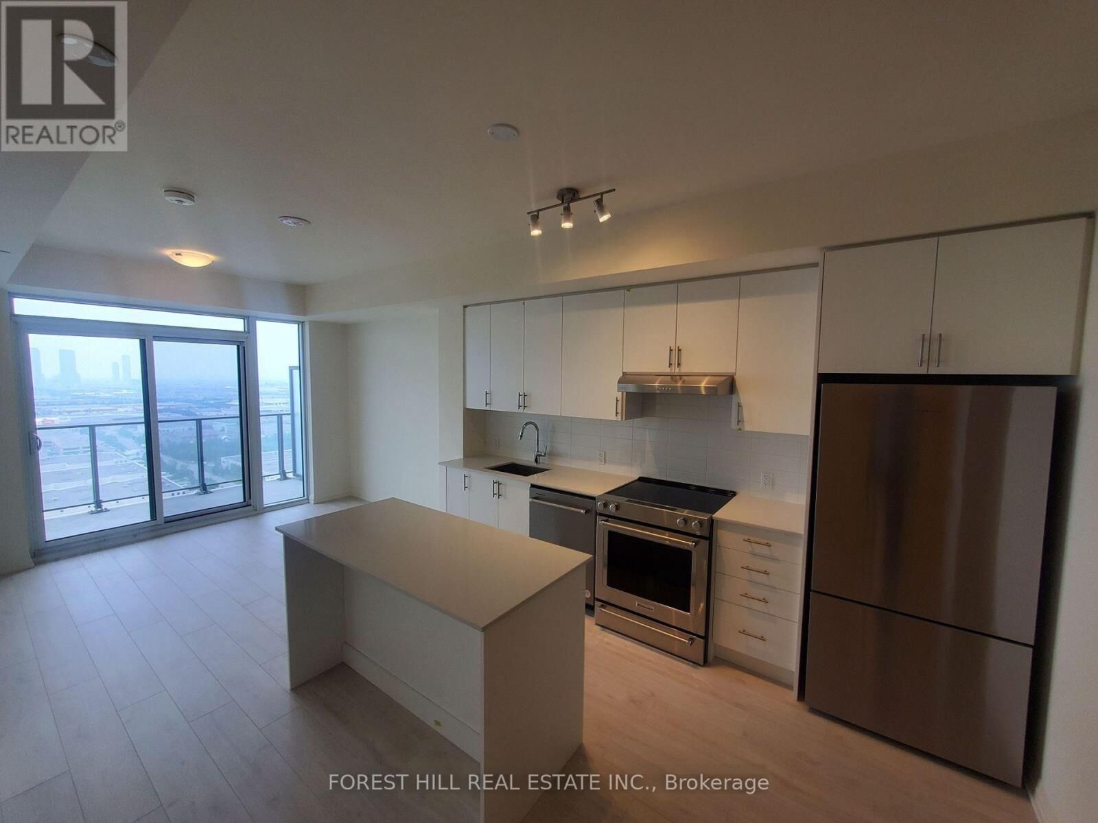 Property Photo: 8960 Jane Street 2522 ON L4K 0M6
