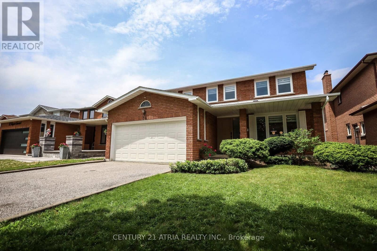 Property Photo: 34 Raynes Crescent ON M1V 3V7