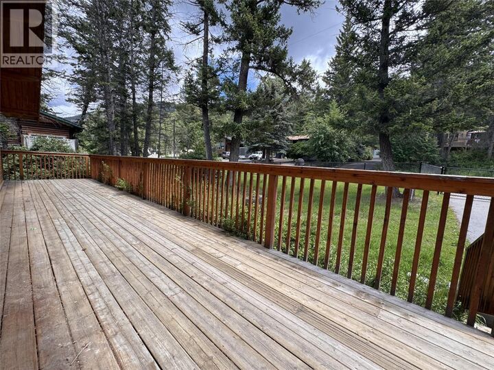 Property Photo: 5007 Fairmont Close BC V0B 1L1