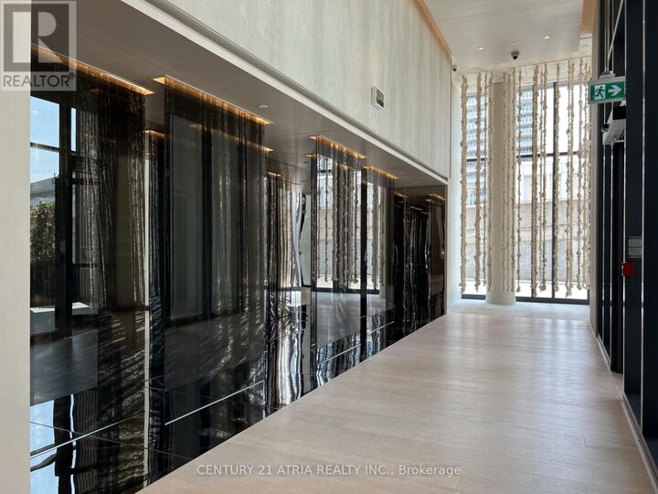 Property Photo: 138 Downes Street 2903 ON M5E 0E4