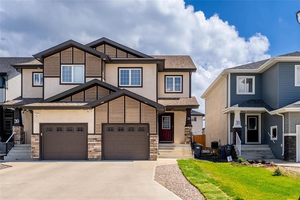 Property Photo: 35 Libra Street MB R2V 5C7
