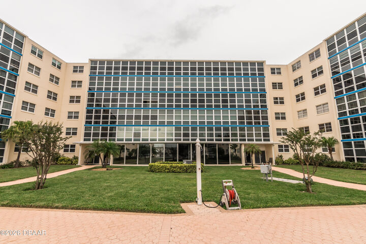 Property Photo:  1224 S Peninsula Drive 403  FL 32118 