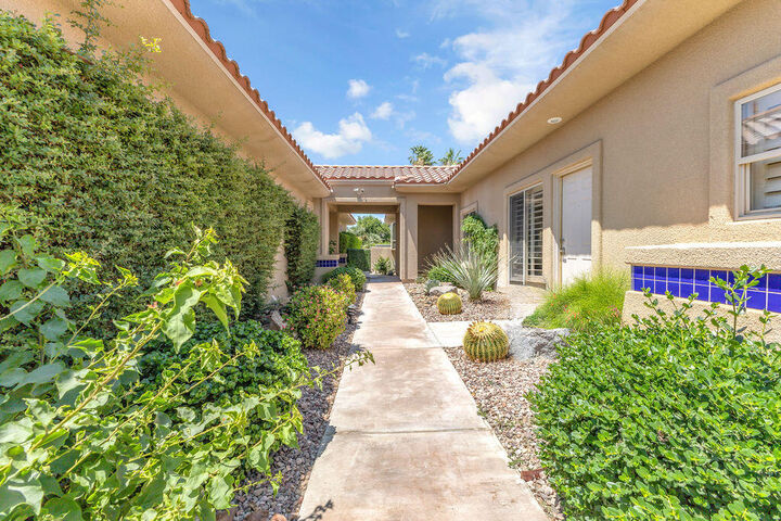 Property Photo: 93 Kavenish Drive CA 92270