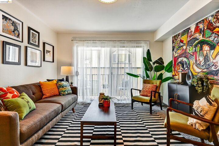 Property Photo:  425 Orange St 202  CA 94610 