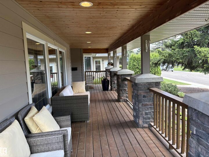 Property Photo:  14016 85 Avenue NW  AB T5R 3Y8 