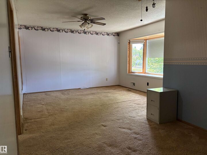 Property Photo: 5511 50 St AB T0B 4J0
