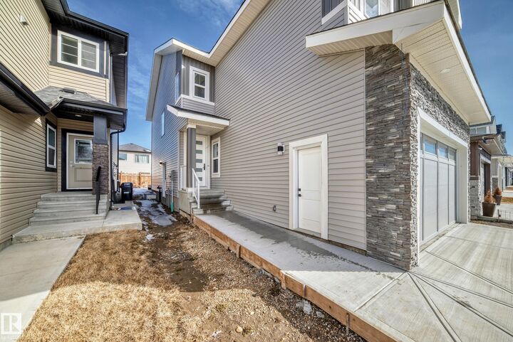 Property Photo:  341 Roberts Wynd  AB T9E 1G5 