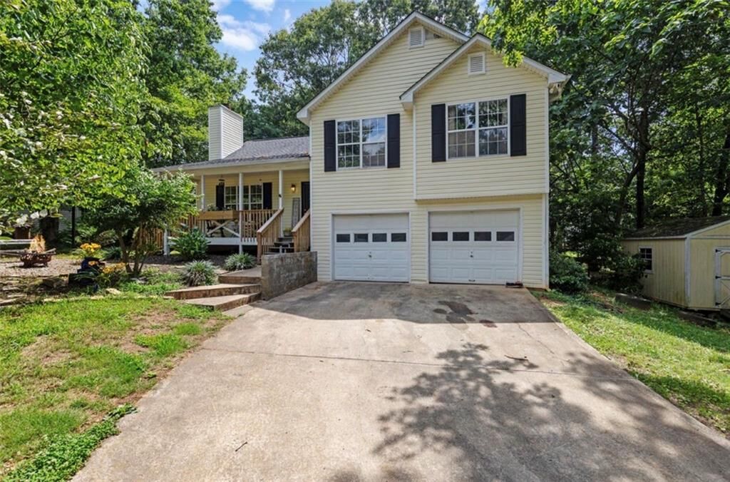 Property Photo:  7130 Bristol Trail  GA 30028 