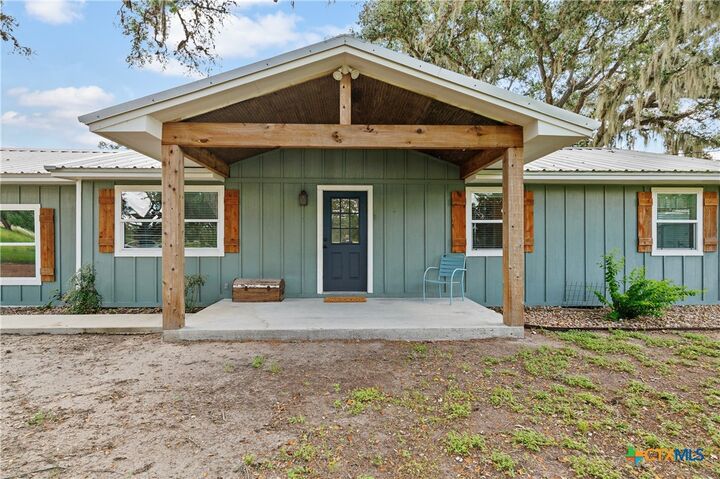 Property Photo:  13109 Fm 822  TX 77957 