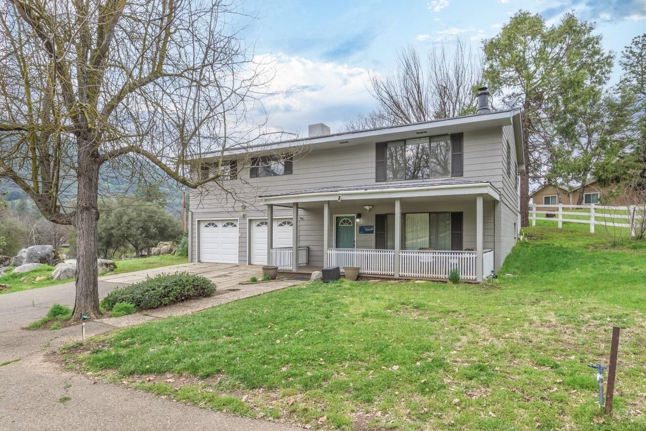 Property Photo:  45221 Big Oak Lane  CA 93644 