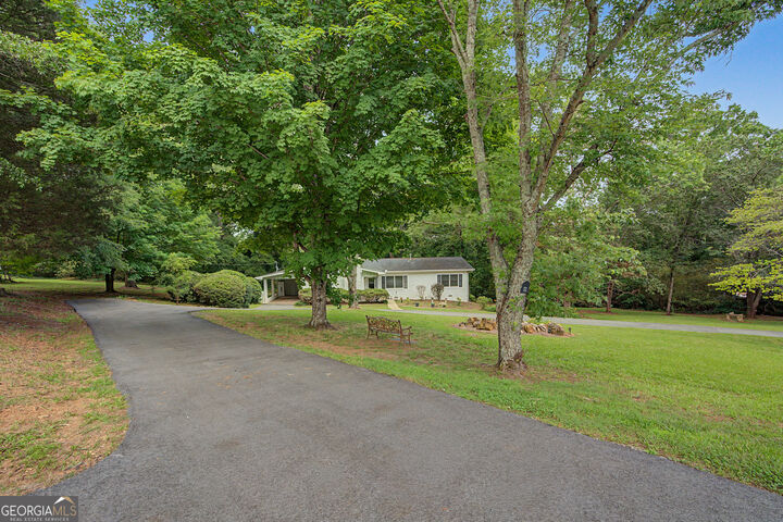 Property Photo: 6 Virginia Circle GA 30125