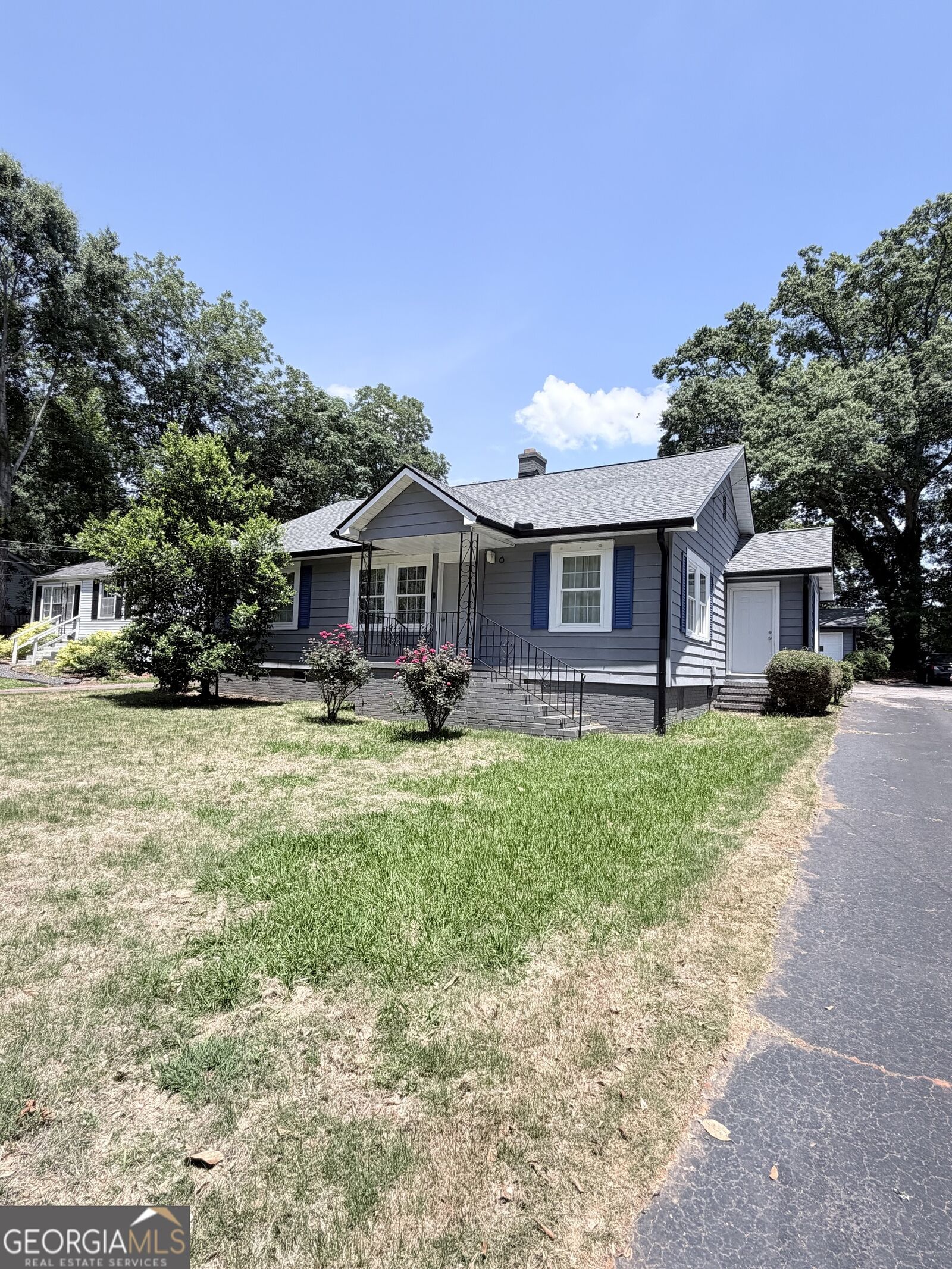 Property Photo: 213 N Lee Street GA 30240