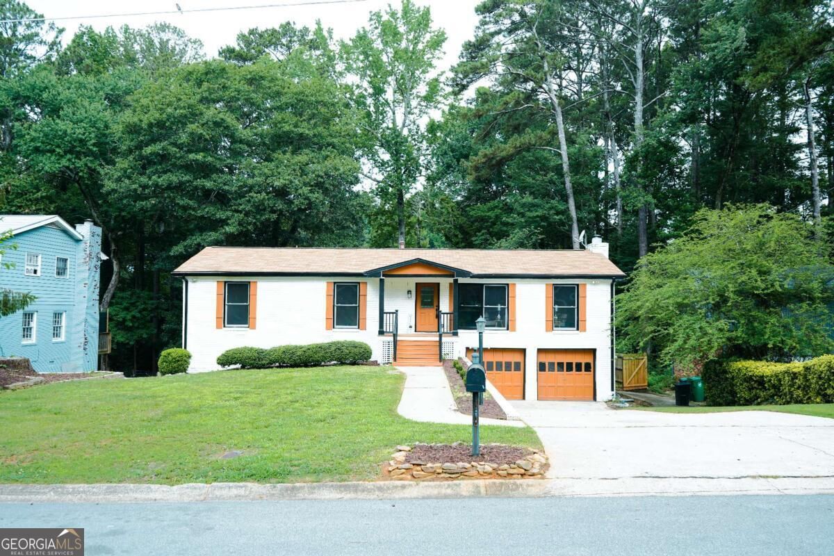 Property Photo: 1572 Darwen Lane GA 30084