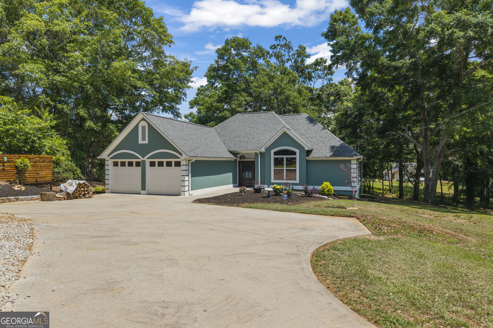 Property Photo: 546 Old Beacon Light Road GA 30643