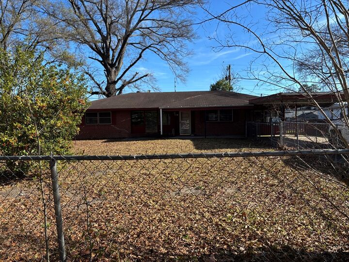 Property Photo: 2002 Somerset Avenue GA 31903