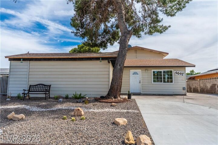 Property Photo: 4647 Bennett Drive NV 89121