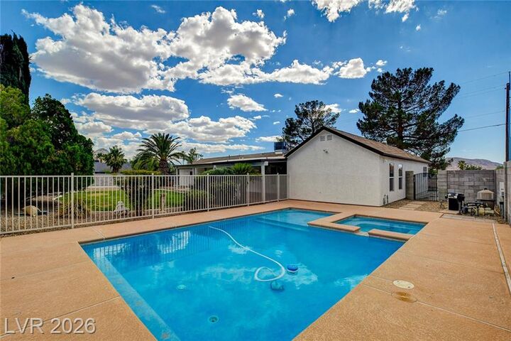 Property Photo:  1810 Pinto Road  NV 89002 