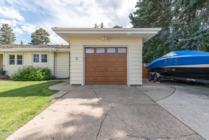 Property Photo: 225 Tower Avenue ND 58501
