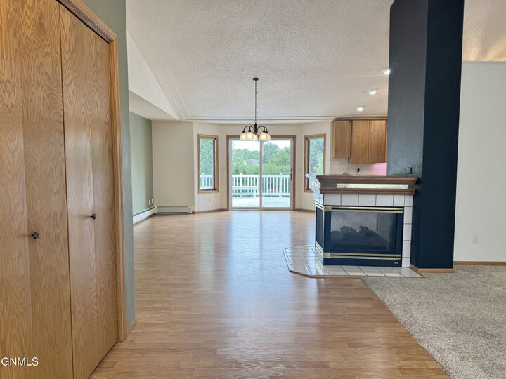Property Photo:  814 W Turnpike Avenue  ND 58501 