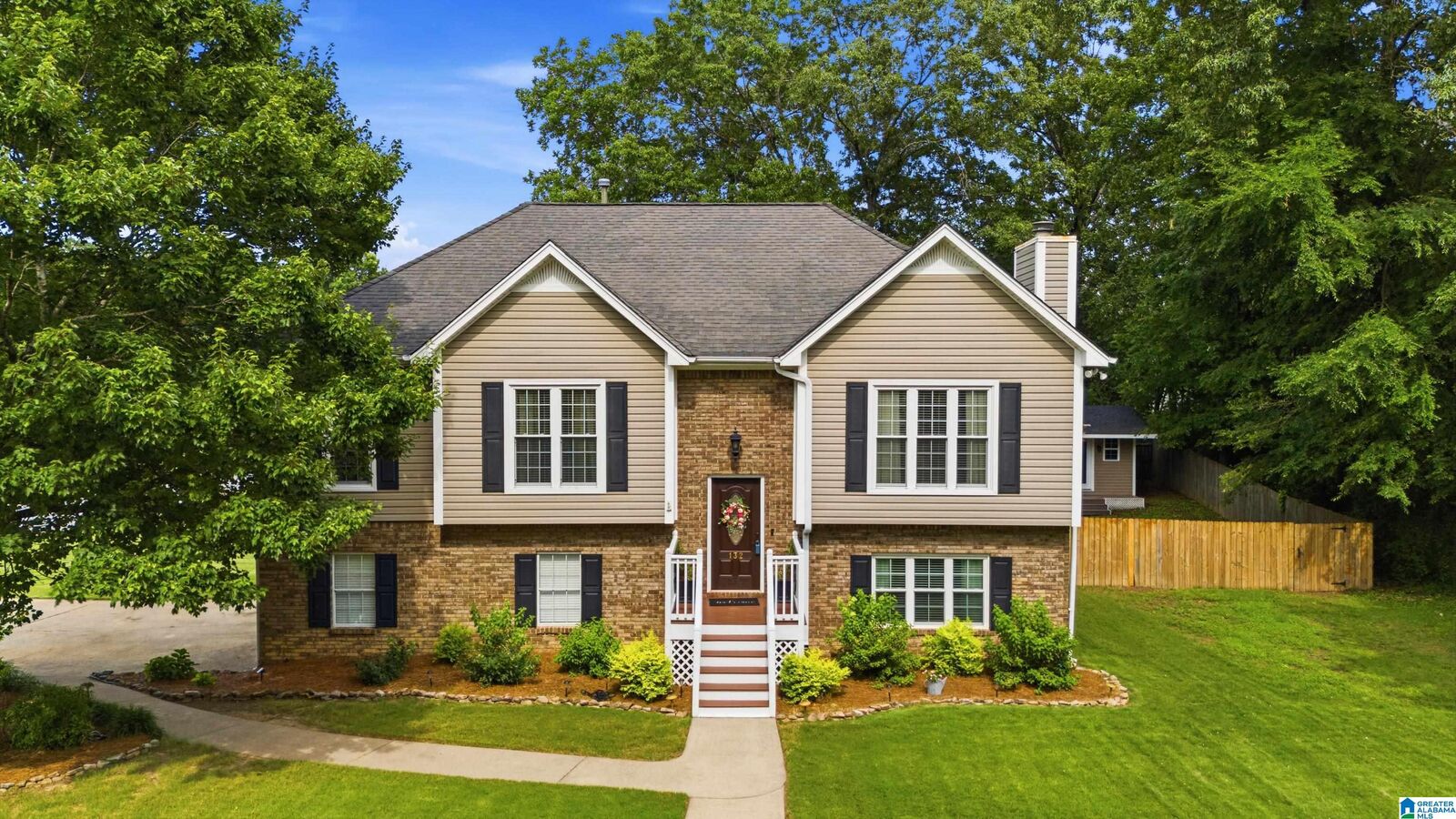 Property Photo: 132 Deer Run Drive AL 35007
