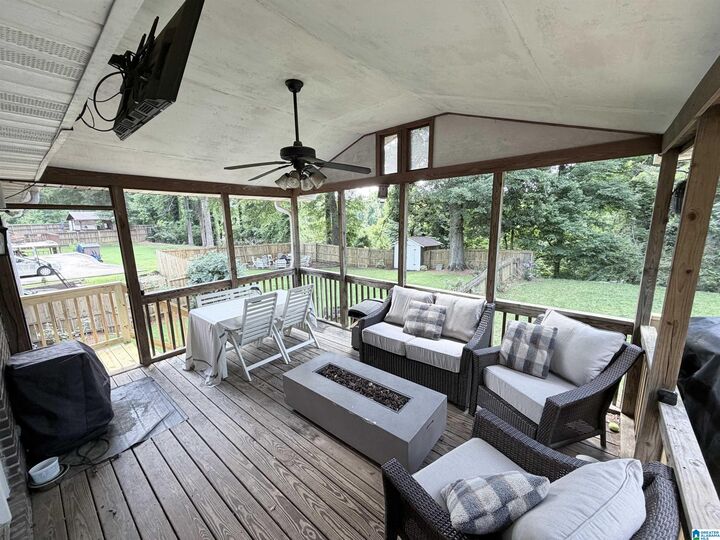 Property Photo: 110 Woodland Circle AL 35173