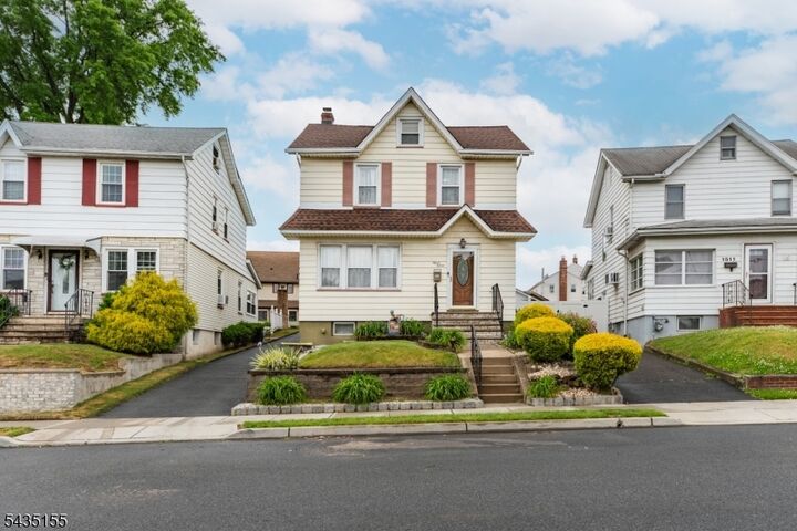 Property Photo:  1515 Rose Ter  NJ 07083 