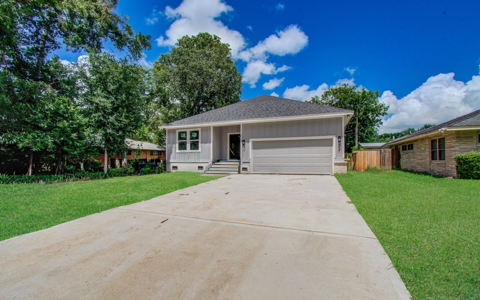 Property Photo: 5447 N Shady Creek Drive TX 77017