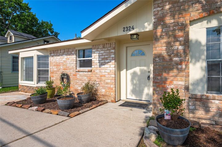 Property Photo: 2324 N Logan Street TX 77590